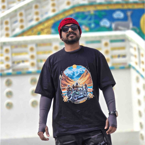 Adventure Riders – Motorcycle And Mountain Oversized Black T-Shirt - Small