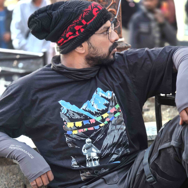 Rider & Mountain-Travel & Adventure Oversized Black T-Shirt - Small