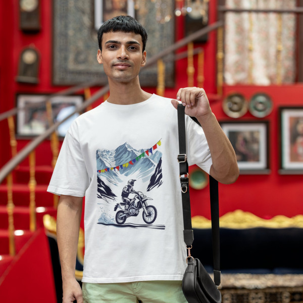 Rider & Mountain-Travel & Adventure Oversized White T-Shirt - XL